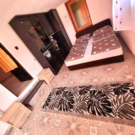 Zlata Apartamento *